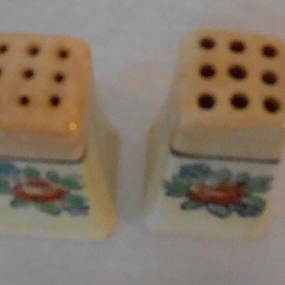 Vintage Floral Salt & Pepper Shakers-Square-Yellow & Tan-Japan On Bottom - Picture 2 of 6